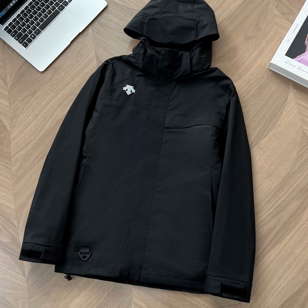 KAILAS black hooded jacket